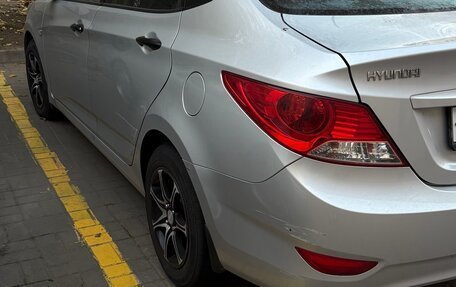 Hyundai Solaris II рестайлинг, 2014 год, 820 000 рублей, 5 фотография