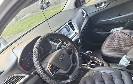 Hyundai Solaris II рестайлинг, 2021 год, 990 000 рублей, 2 фотография