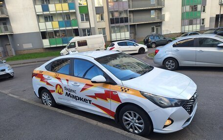 Hyundai Solaris II рестайлинг, 2021 год, 990 000 рублей, 5 фотография