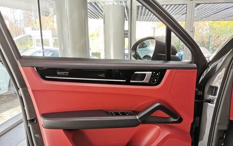 Porsche Cayenne III, 2019 год, 7 990 000 рублей, 13 фотография