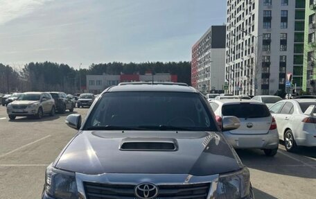 Toyota Hilux VII, 2014 год, 2 300 000 рублей, 3 фотография
