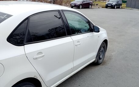 Volkswagen Polo VI (EU Market), 2011 год, 400 000 рублей, 2 фотография