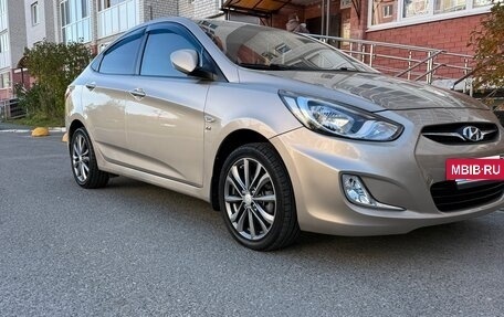 Hyundai Solaris II рестайлинг, 2012 год, 950 000 рублей, 2 фотография