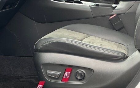 Toyota RAV4, 2023 год, 3 770 000 рублей, 10 фотография