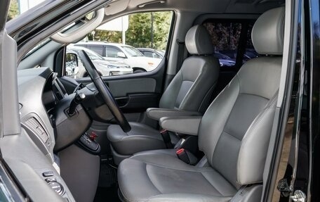 Hyundai Grand Starex Grand Starex I рестайлинг 2, 2018 год, 3 699 000 рублей, 14 фотография