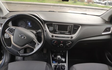 Hyundai Solaris II рестайлинг, 2018 год, 1 150 000 рублей, 7 фотография