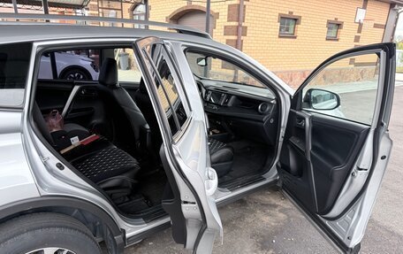 Toyota RAV4, 2017 год, 2 950 000 рублей, 6 фотография