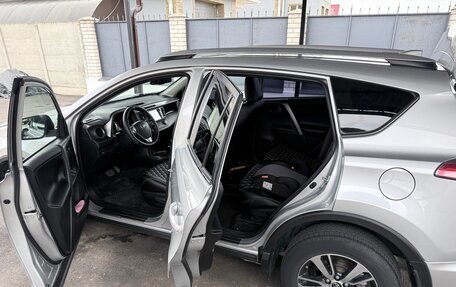 Toyota RAV4, 2017 год, 2 950 000 рублей, 8 фотография