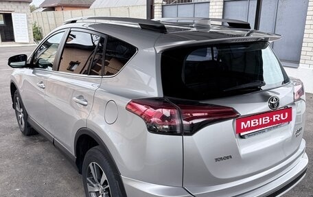 Toyota RAV4, 2017 год, 2 950 000 рублей, 5 фотография