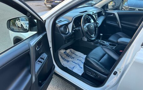 Toyota RAV4, 2019 год, 3 000 000 рублей, 12 фотография
