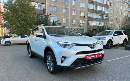 Toyota RAV4, 2019 год, 3 000 000 рублей, 3 фотография