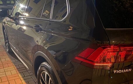 Volkswagen Tiguan II, 2020 год, 2 900 000 рублей, 2 фотография