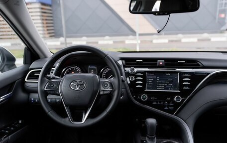 Toyota Camry, 2019 год, 2 530 000 рублей, 6 фотография