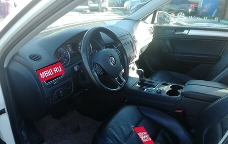 Volkswagen Touareg III, 2011 год, 1 850 000 рублей, 4 фотография