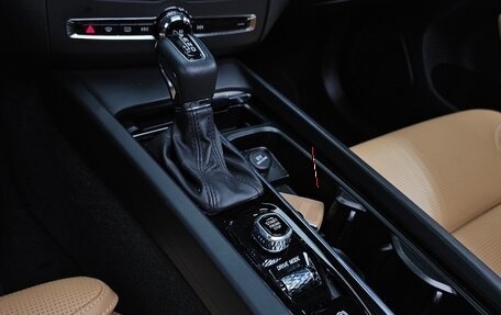 Volvo XC60 II, 2020 год, 2 583 000 рублей, 10 фотография