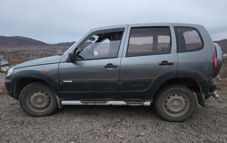 Chevrolet Niva I рестайлинг, 2010 год, 620 000 рублей, 3 фотография