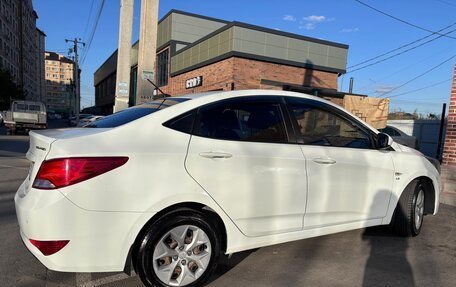 Hyundai Solaris II рестайлинг, 2015 год, 1 090 000 рублей, 4 фотография