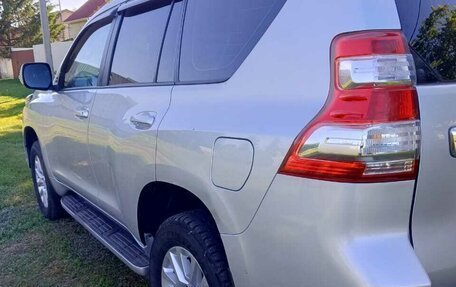 Toyota Land Cruiser Prado 150 рестайлинг 2, 2014 год, 3 700 000 рублей, 5 фотография