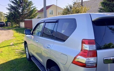 Toyota Land Cruiser Prado 150 рестайлинг 2, 2014 год, 3 700 000 рублей, 8 фотография