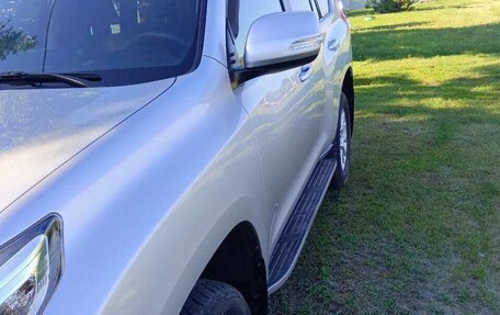 Toyota Land Cruiser Prado 150 рестайлинг 2, 2014 год, 3 700 000 рублей, 6 фотография