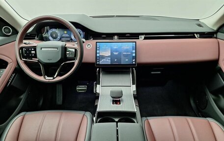 Land Rover Range Rover Evoque II, 2024 год, 6 200 000 рублей, 9 фотография