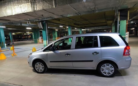 Opel Zafira B, 2011 год, 740 000 рублей, 3 фотография