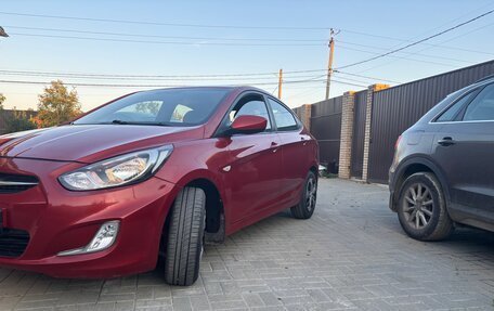 Hyundai Solaris II рестайлинг, 2011 год, 680 000 рублей, 5 фотография