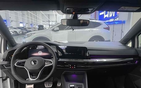 Volkswagen Golf VIII, 2022 год, 2 160 000 рублей, 10 фотография