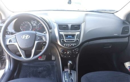 Hyundai Solaris II рестайлинг, 2016 год, 890 000 рублей, 3 фотография