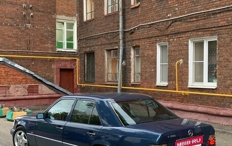 Mercedes-Benz E-Класс, 1994 год, 500 000 рублей, 2 фотография