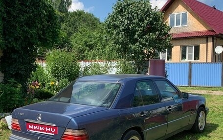 Mercedes-Benz E-Класс, 1994 год, 500 000 рублей, 6 фотография