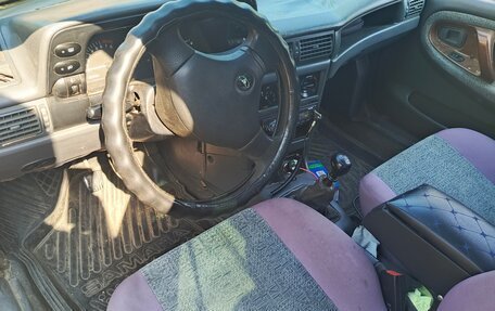 Daewoo Nexia I рестайлинг, 2004 год, 100 000 рублей, 2 фотография