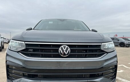 Volkswagen Tiguan II, 2023 год, 3 807 500 рублей, 3 фотография
