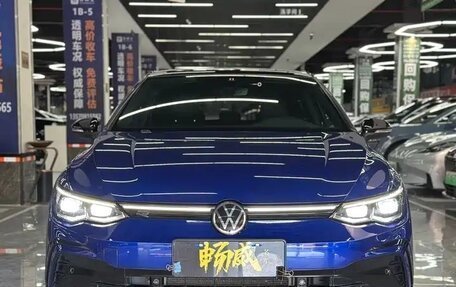 Volkswagen Golf VIII, 2022 год, 1 897 000 рублей, 2 фотография