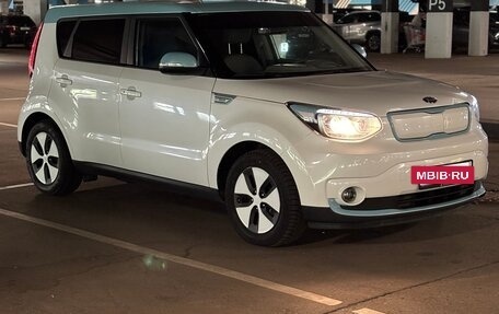 KIA Soul EV I, 2017 год, 1 550 000 рублей, 2 фотография