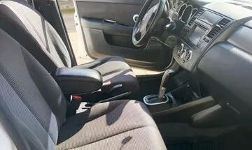 Nissan Tiida, 2011 год, 650 000 рублей, 2 фотография