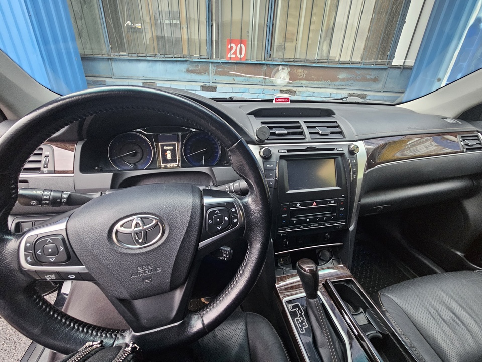 Toyota Camry XV50 рестайлинг, 2017 год, 2 000 000 рублей, 8 фотография