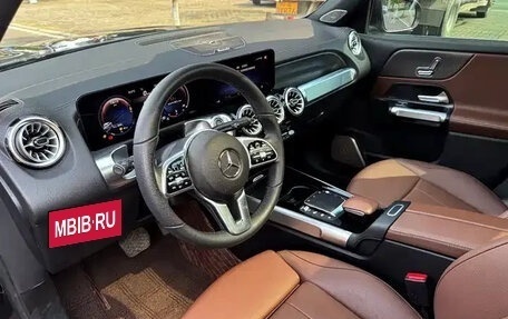 Mercedes-Benz GLB, 2022 год, 2 190 077 рублей, 7 фотография