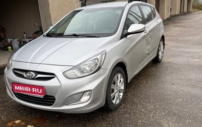 Hyundai Solaris II рестайлинг, 2011 год, 435 000 рублей, 1 фотография