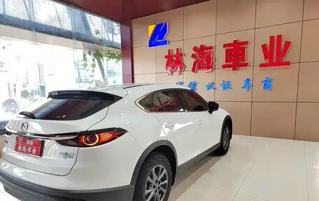 Mazda CX-4, 2021 год, 1 900 000 рублей, 3 фотография