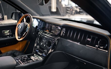 Rolls-Royce Cullinan, 2025 год, 93 000 000 рублей, 10 фотография