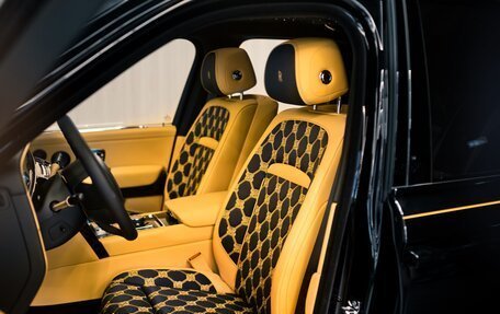 Rolls-Royce Cullinan, 2025 год, 93 000 000 рублей, 17 фотография