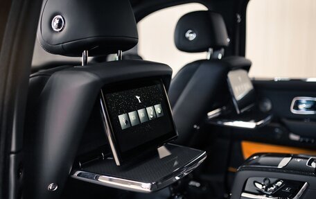 Rolls-Royce Cullinan, 2025 год, 93 000 000 рублей, 14 фотография