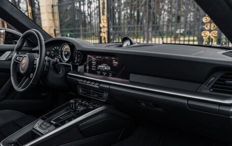 Porsche 911, 2022 год, 21 590 040 рублей, 13 фотография