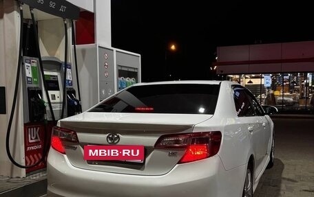 Toyota Camry, 2014 год, 1 300 000 рублей, 4 фотография