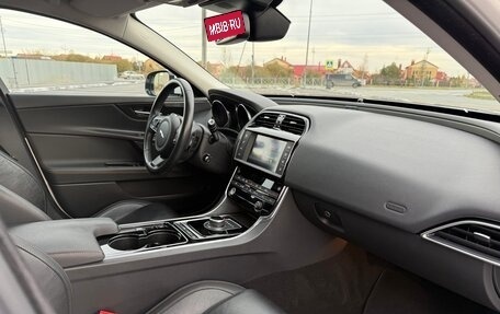 Jaguar XE I рестайлинг, 2016 год, 2 990 000 рублей, 21 фотография