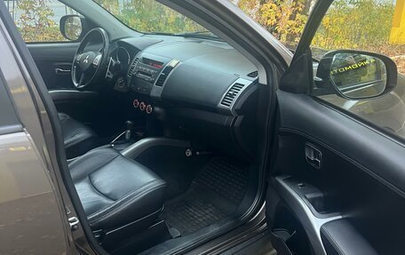 Mitsubishi Outlander III рестайлинг 3, 2010 год, 1 050 000 рублей, 11 фотография