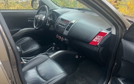 Mitsubishi Outlander III рестайлинг 3, 2010 год, 1 050 000 рублей, 10 фотография