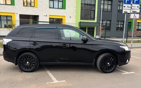 Mitsubishi Outlander III рестайлинг 3, 2013 год, 1 399 000 рублей, 4 фотография
