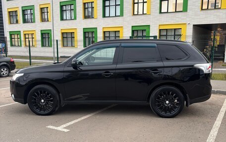Mitsubishi Outlander III рестайлинг 3, 2013 год, 1 399 000 рублей, 2 фотография